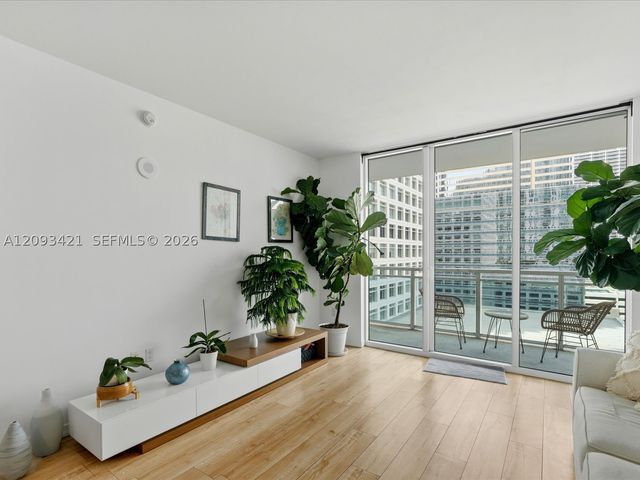 950 Brickell Bay Dr 1208, Miami, FL 33131