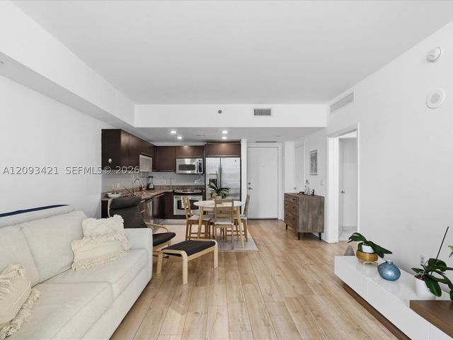 950 Brickell Bay Dr 1208, Miami, FL 33131