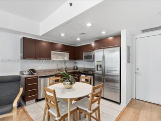950 Brickell Bay Dr 1208, Miami, FL 33131