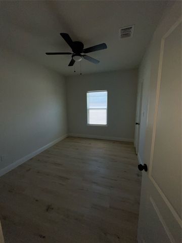 4441 Wayside Avenue, Fort Worth, TX 76115
