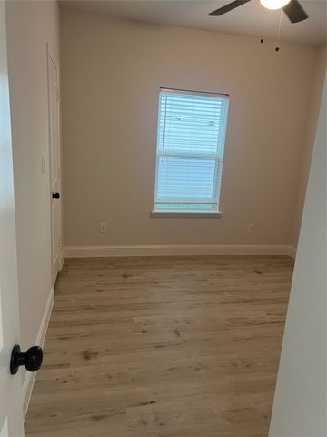 4441 Wayside Avenue, Fort Worth, TX 76115