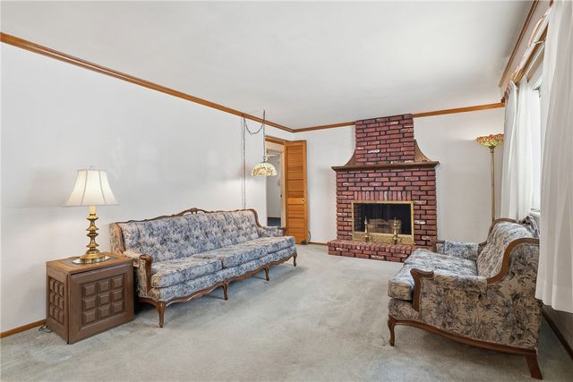 494 Barbara Dr, Baldwin Boro, PA 15227