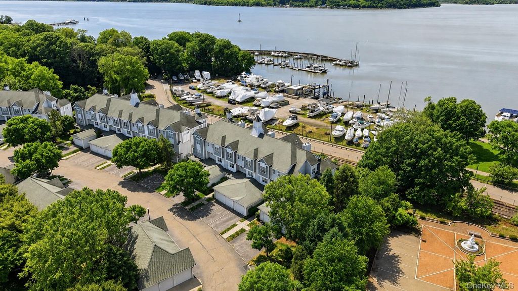 323 Waterside Close, Peekskill, NY 10566
