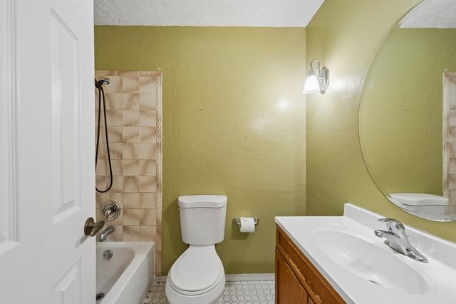 4691 Huntington Boulevard, Hoffman Estates, IL 60192
