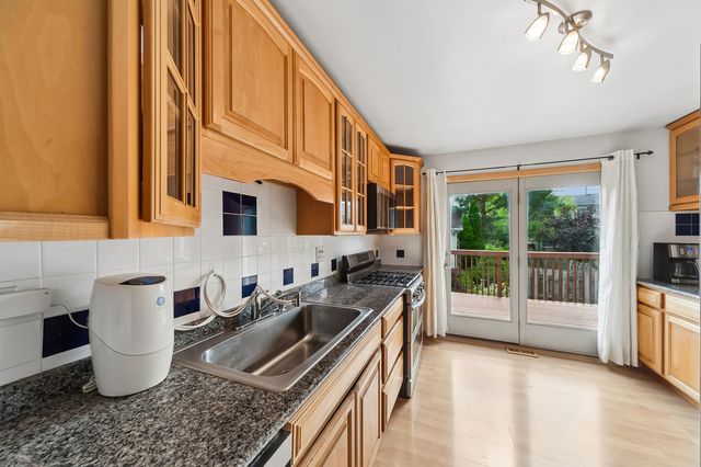 4691 Huntington Boulevard, Hoffman Estates, IL 60192