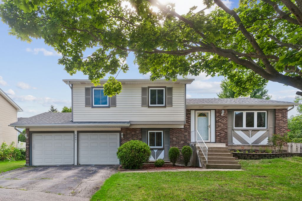 4691 Huntington Boulevard, Hoffman Estates, IL 60192