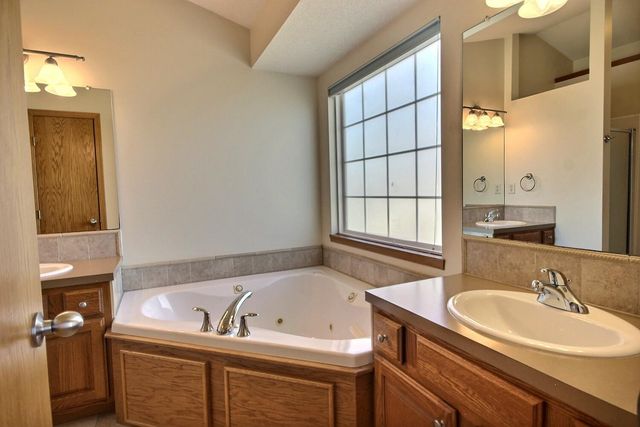 10914 W Lantana St, Wichita, KS 67205