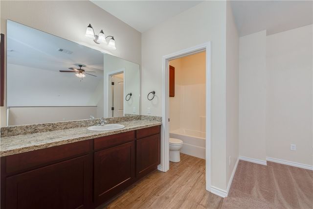 1915 Dartmouth Street 554, College Station, TX 77840