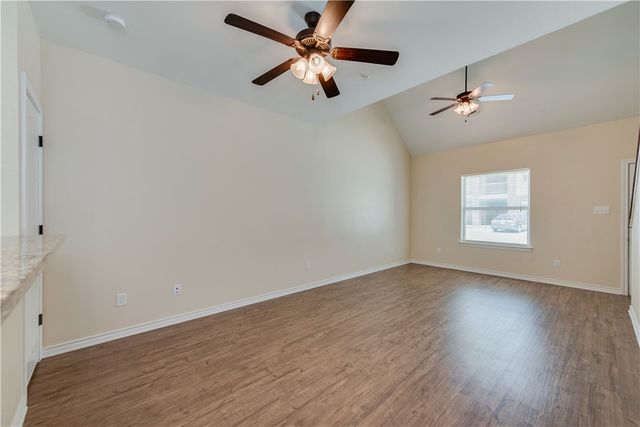 1915 Dartmouth Street 554, College Station, TX 77840