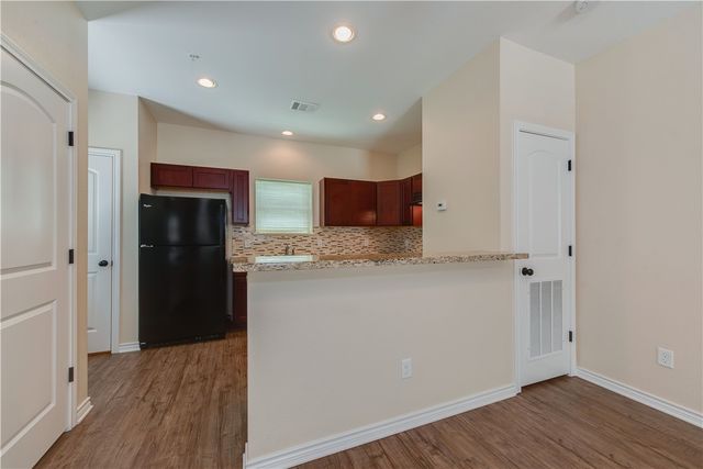 1915 Dartmouth Street 554, College Station, TX 77840