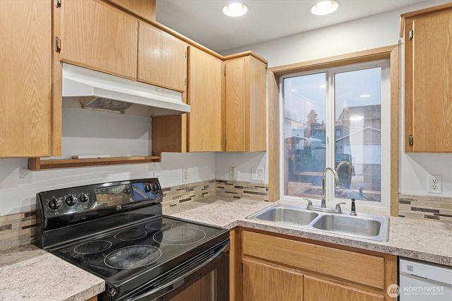 107 Mission Road, Kelso, WA 98626