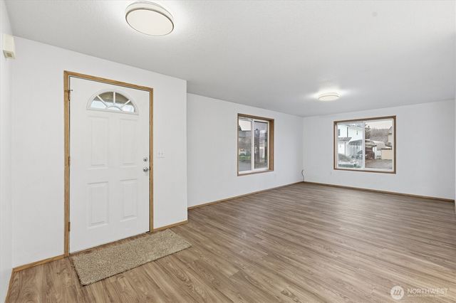 107 Mission Road, Kelso, WA 98626