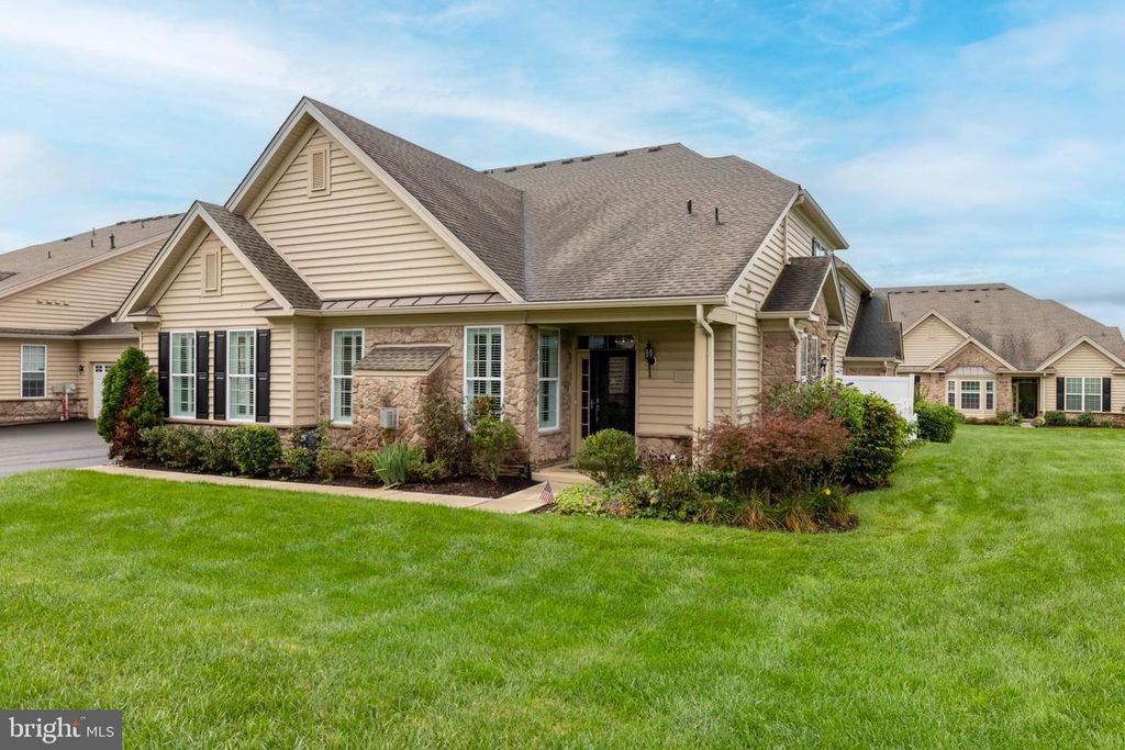 4211 SPALDING DR, PERKASIE, PA 18944 — exterior