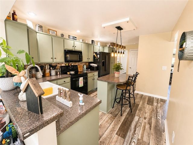 72 Ruble Dr, South Union Twp, PA 15401