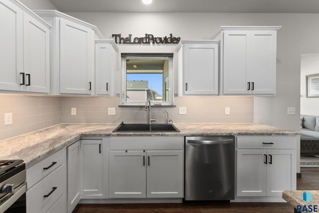 5303 S Mumford Ave Avenue, Sioux Falls, SD 57108