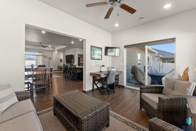 5303 S Mumford Ave Avenue, Sioux Falls, SD 57108