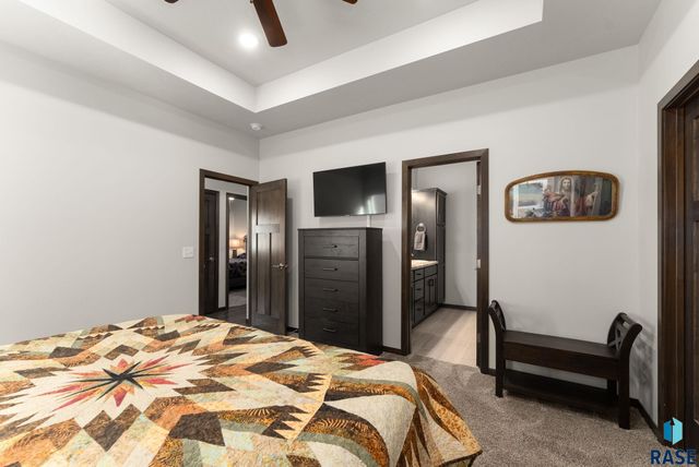 5303 S Mumford Ave Avenue, Sioux Falls, SD 57108