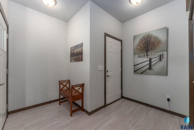 5303 S Mumford Ave Avenue, Sioux Falls, SD 57108