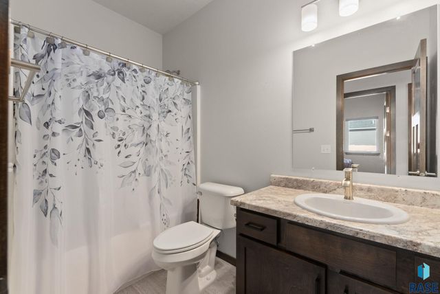 5303 S Mumford Ave Avenue, Sioux Falls, SD 57108