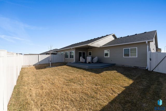 5303 S Mumford Ave Avenue, Sioux Falls, SD 57108