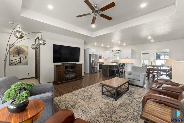 5303 S Mumford Ave Avenue, Sioux Falls, SD 57108