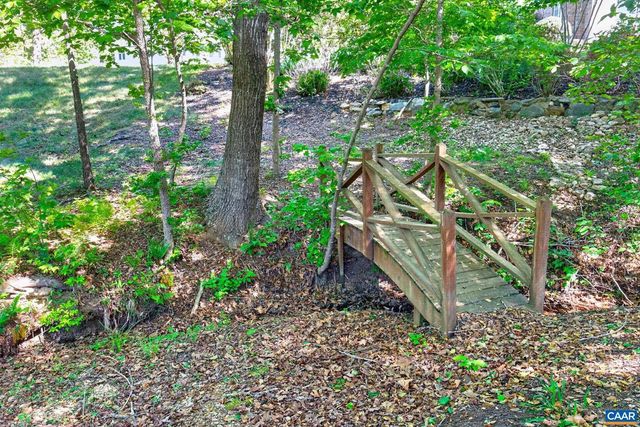 64 BLUE RIDGE TER, Zion Crossroads, VA 22942