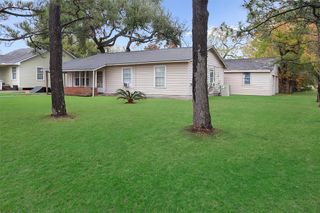 727 S Iowa Street, La Porte, TX 77571