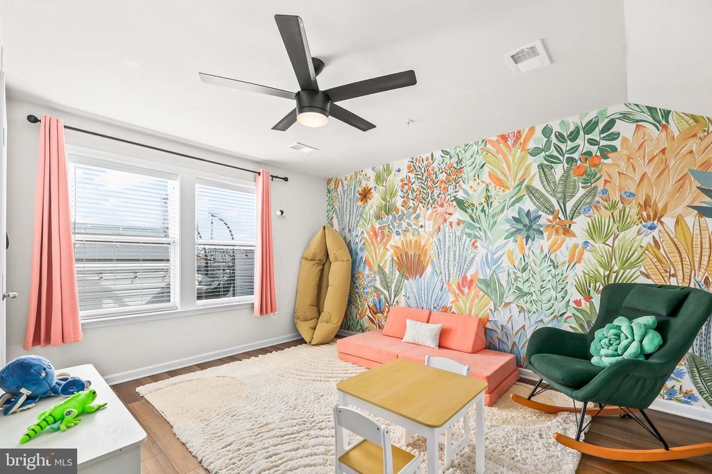 Image 24 of property listing at 4925 VISTA GLEN LN, Lanham, MD 20706