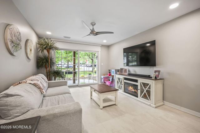 201 Paddington Court, Manalapan, NJ 07726