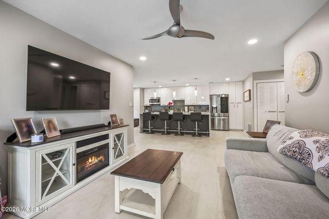201 Paddington Court, Manalapan, NJ 07726
