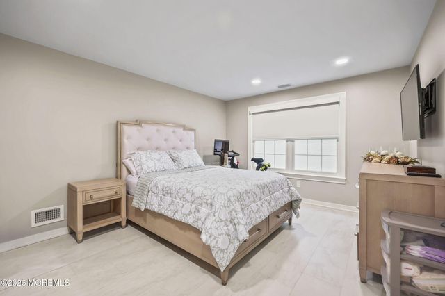 201 Paddington Court, Manalapan, NJ 07726