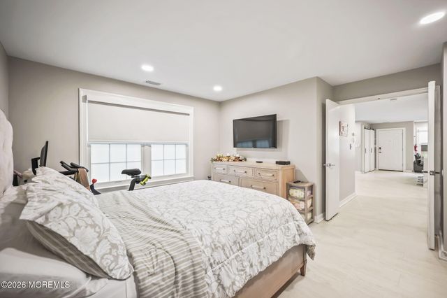 201 Paddington Court, Manalapan, NJ 07726