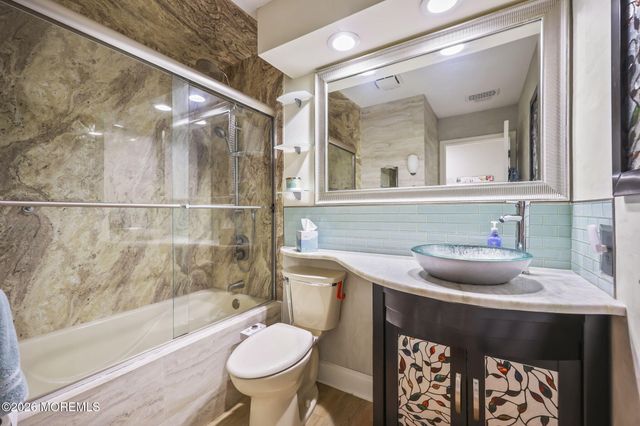 201 Paddington Court, Manalapan, NJ 07726
