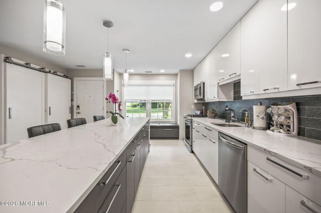 201 Paddington Court, Manalapan, NJ 07726