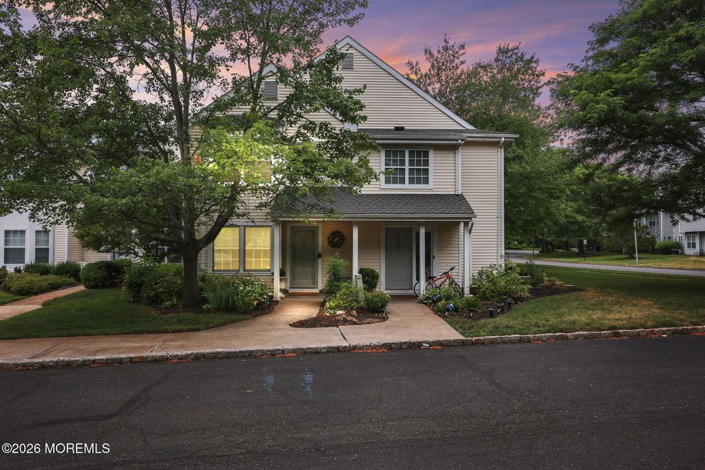 201 Paddington Court, Manalapan, NJ 07726
