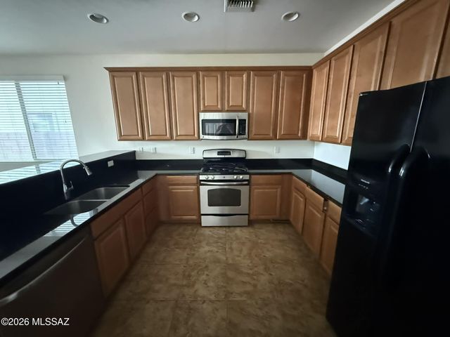 10450 S Cutting Horse Drive, Vail, AZ 85641