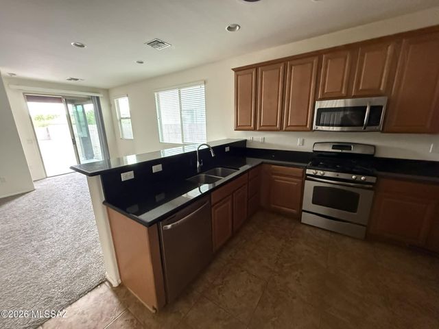 10450 S Cutting Horse Drive, Vail, AZ 85641