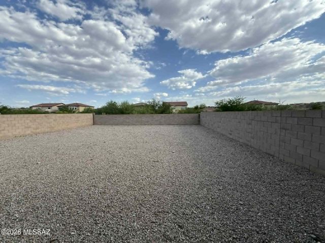 10450 S Cutting Horse Drive, Vail, AZ 85641