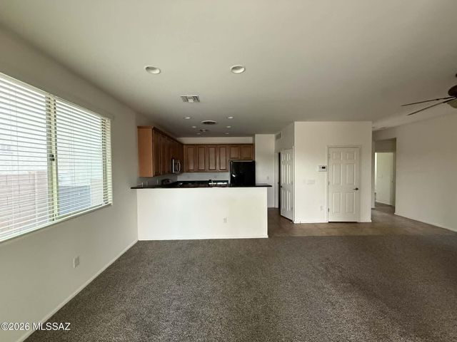 10450 S Cutting Horse Drive, Vail, AZ 85641