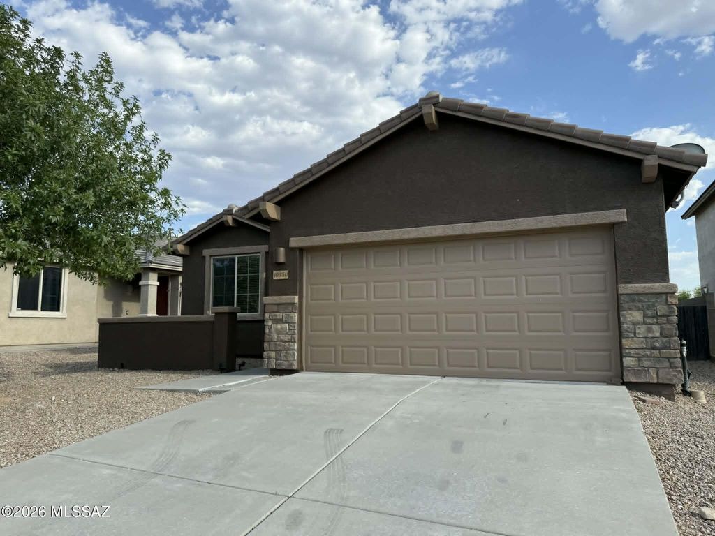 10450 S Cutting Horse Drive, Vail, AZ 85641