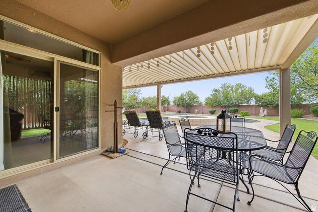 3648 E CANYON CREST AVE, Washington, UT 84780