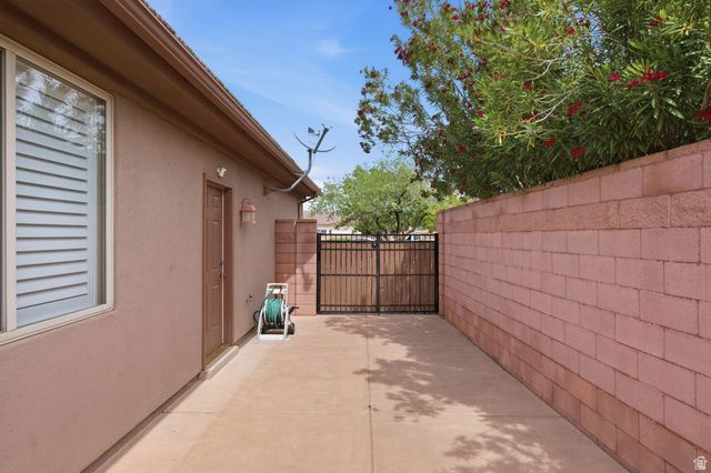 3648 E CANYON CREST AVE, Washington, UT 84780