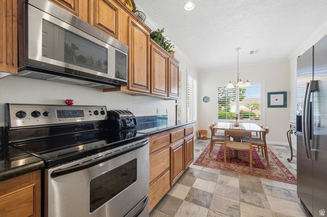 3648 E CANYON CREST AVE, Washington, UT 84780