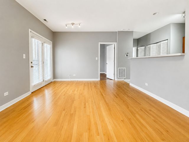 803 E 41ST Street 1B, Chicago, IL 60653