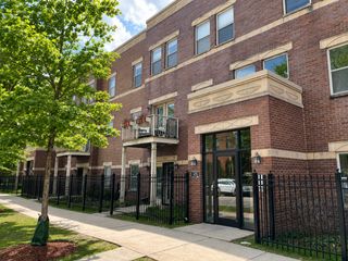 803 E 41ST Street 1B, Chicago, IL 60653