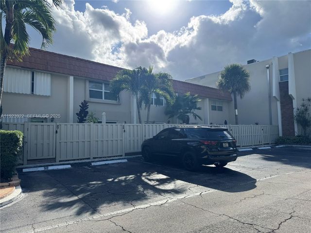 5555 N Ocean Blvd 28, Lauderdale By The Sea, FL 33308