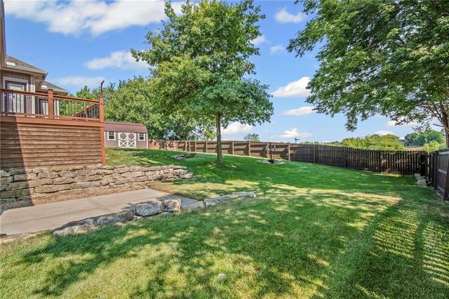 1401 SE Woodbine Drive, Blue Springs, MO 64014