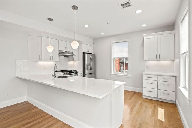 4 Wakefield Ave 4, Wakefield, MA 01880