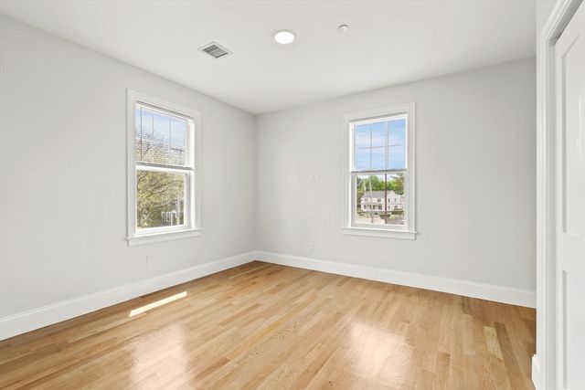 4 Wakefield Ave 4, Wakefield, MA 01880