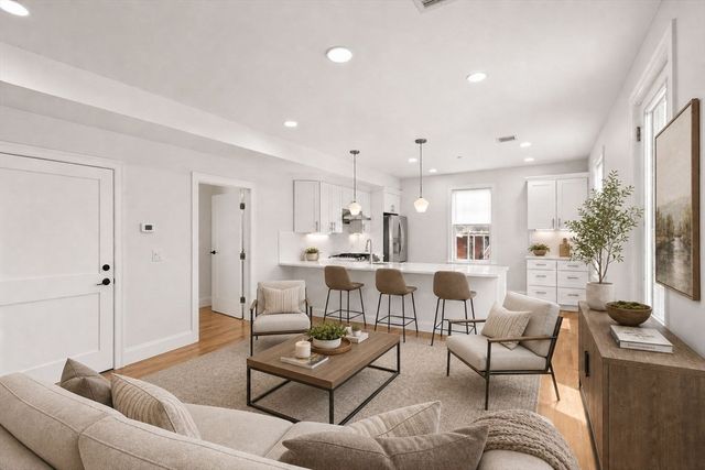 4 Wakefield Ave 4, Wakefield, MA 01880